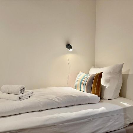 Mel&Bens Modern Oak-Apartments Fuer Bis Zu 12 Personen เบรเมน ภายนอก รูปภาพ