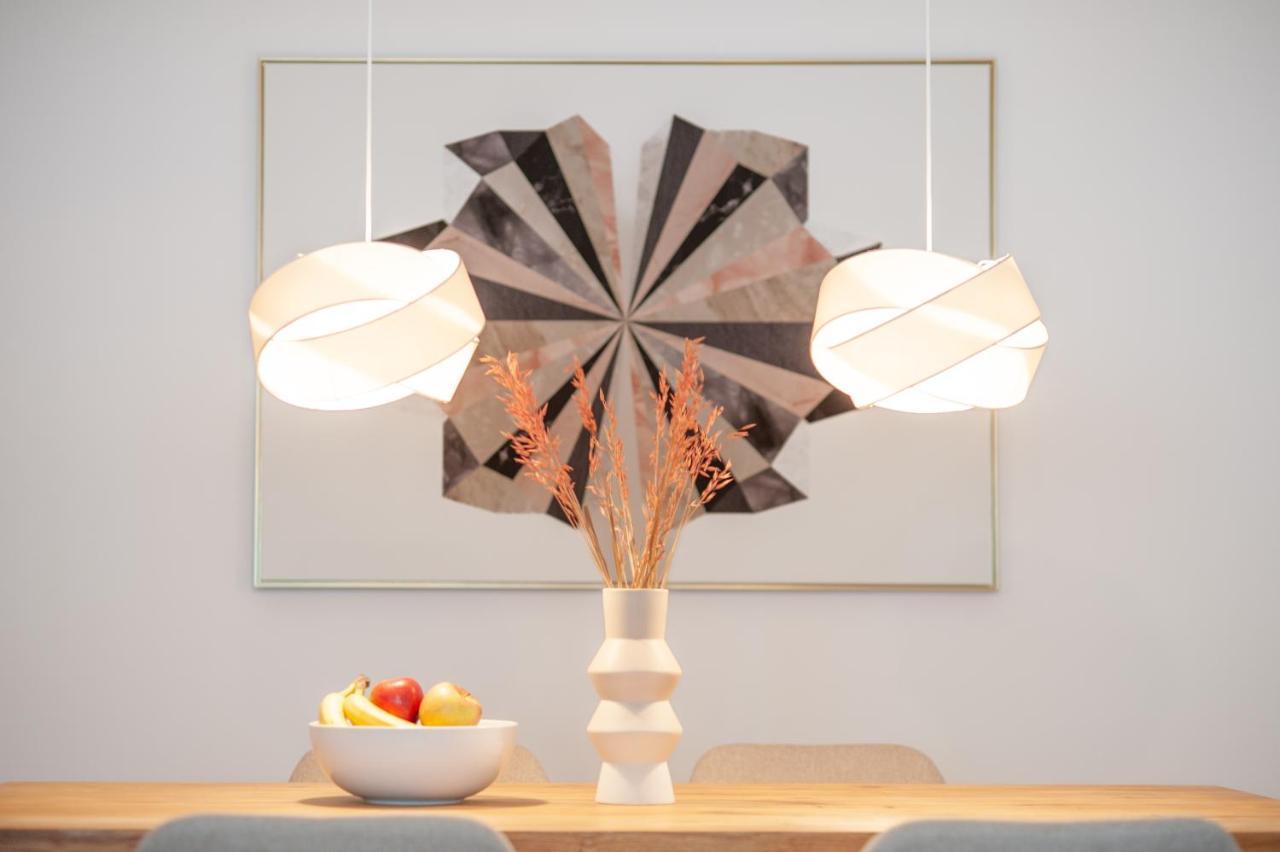 Mel&Bens Modern Oak-Apartments Fuer Bis Zu 12 Personen เบรเมน ภายนอก รูปภาพ
