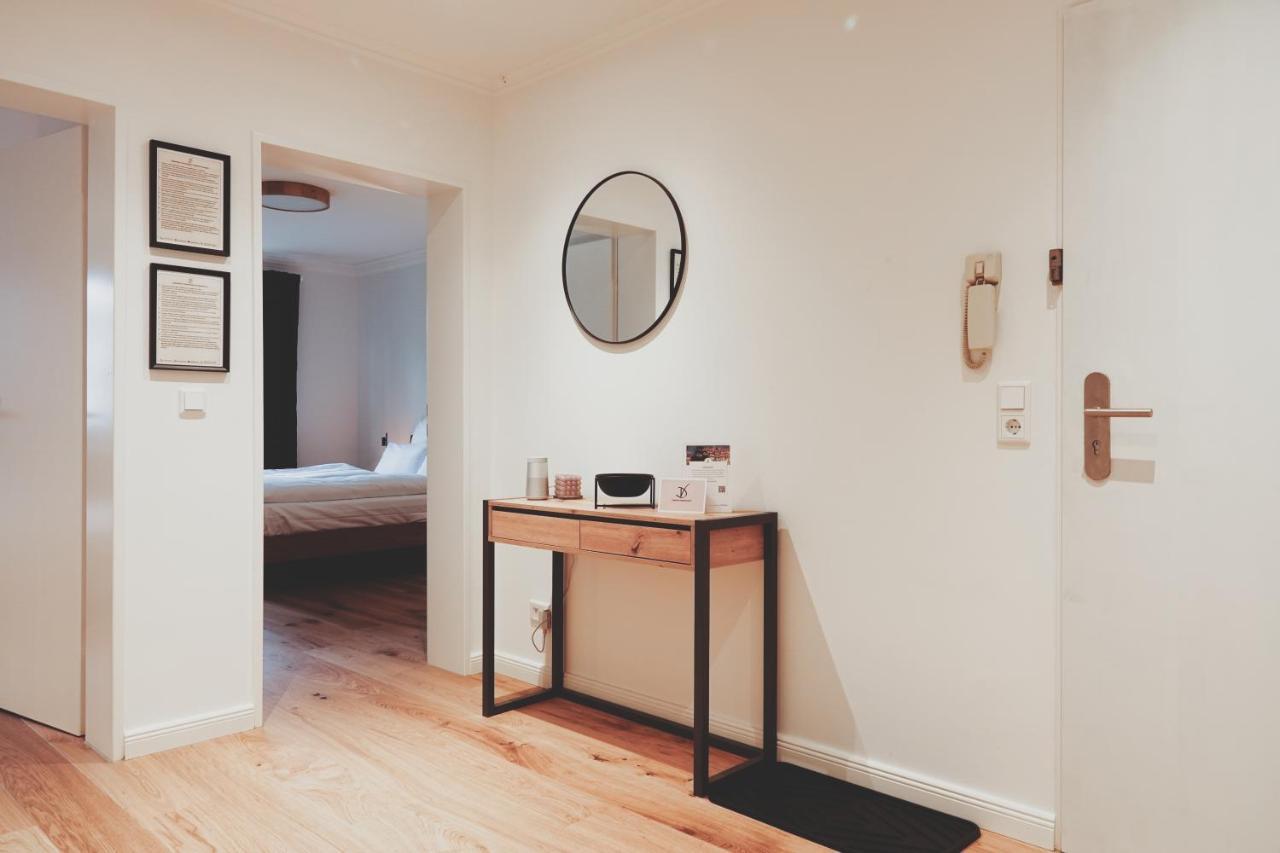 Mel&Bens Modern Oak-Apartments Fuer Bis Zu 12 Personen เบรเมน ภายนอก รูปภาพ