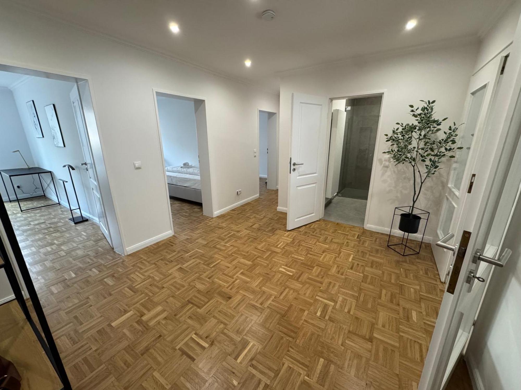 Mel&Bens Modern Oak-Apartments Fuer Bis Zu 12 Personen เบรเมน ภายนอก รูปภาพ