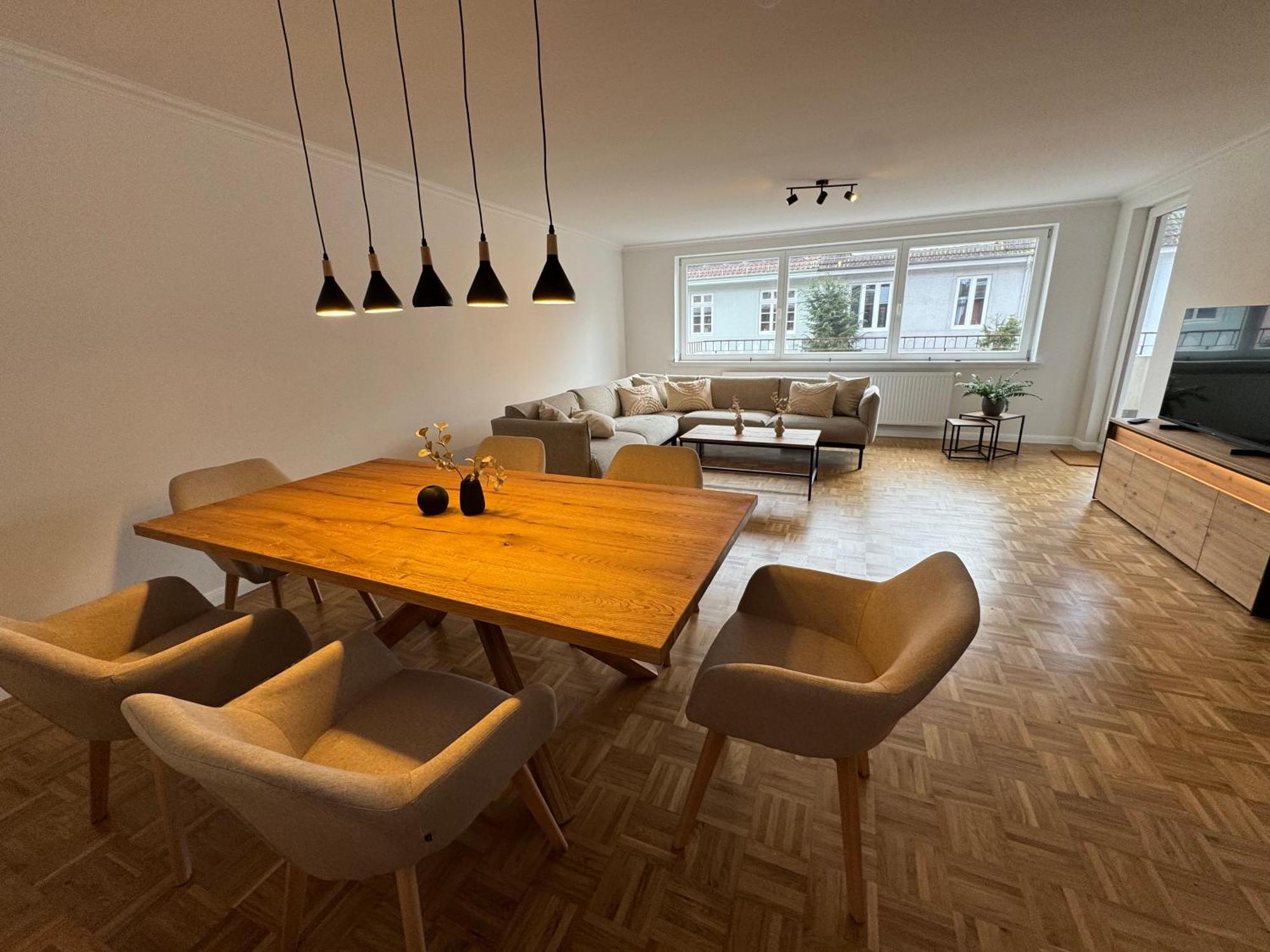 Mel&Bens Modern Oak-Apartments Fuer Bis Zu 12 Personen เบรเมน ภายนอก รูปภาพ